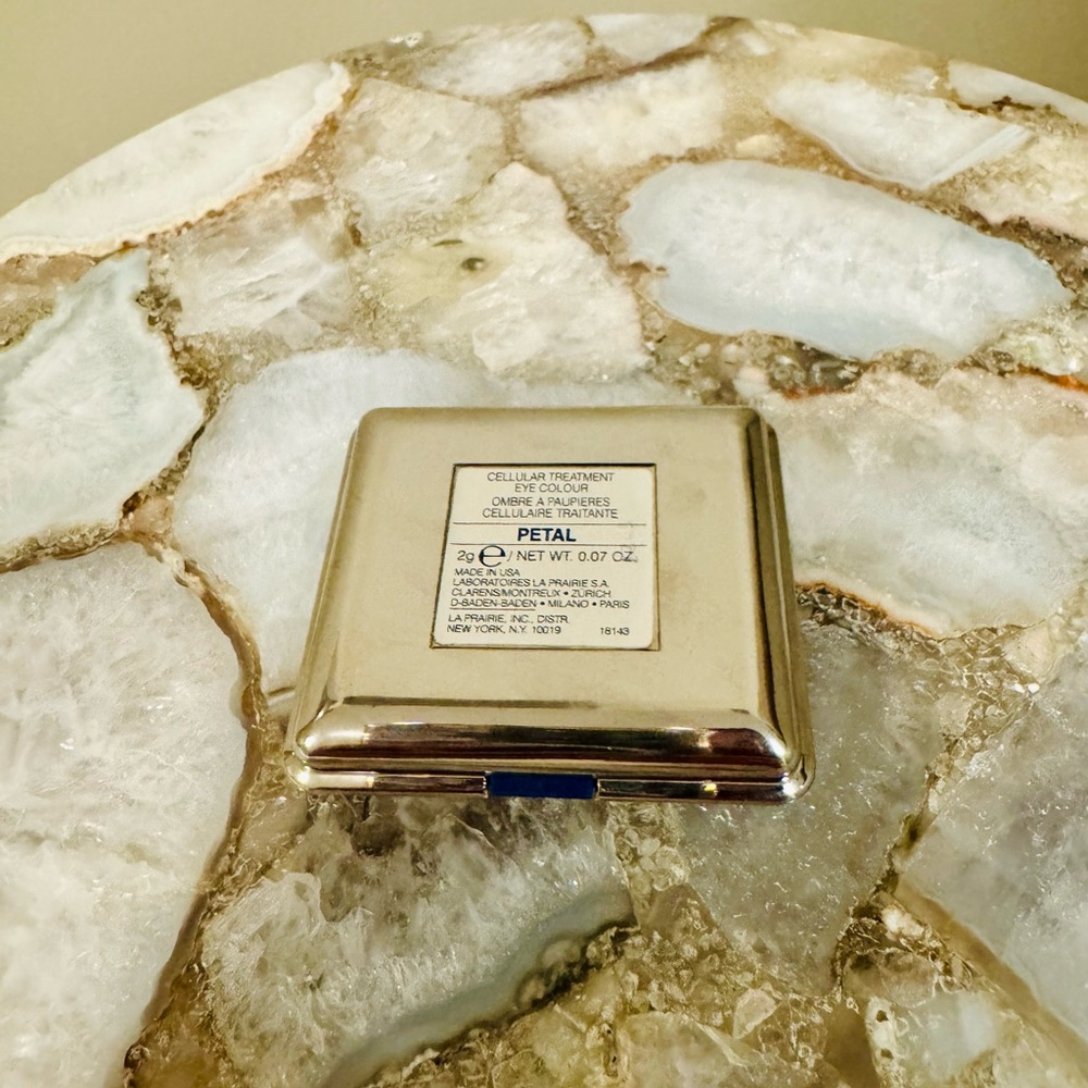 La Prairie Petal Eyeshadow Cellular Treatment Pink Palette with Mirror Vintage - Picture 4 of 6